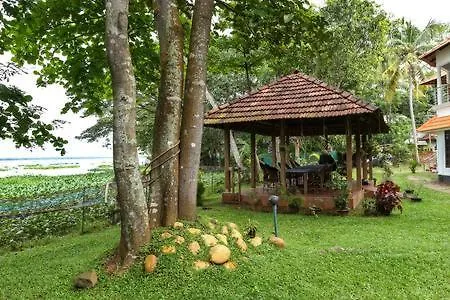 Lovedale Lakeside Homestay Alappuzha 0*,