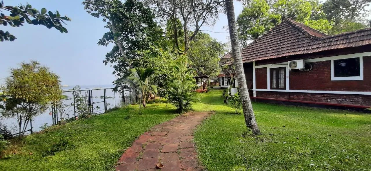 Alappuzha Lovedale Lakeside Homestay הודו