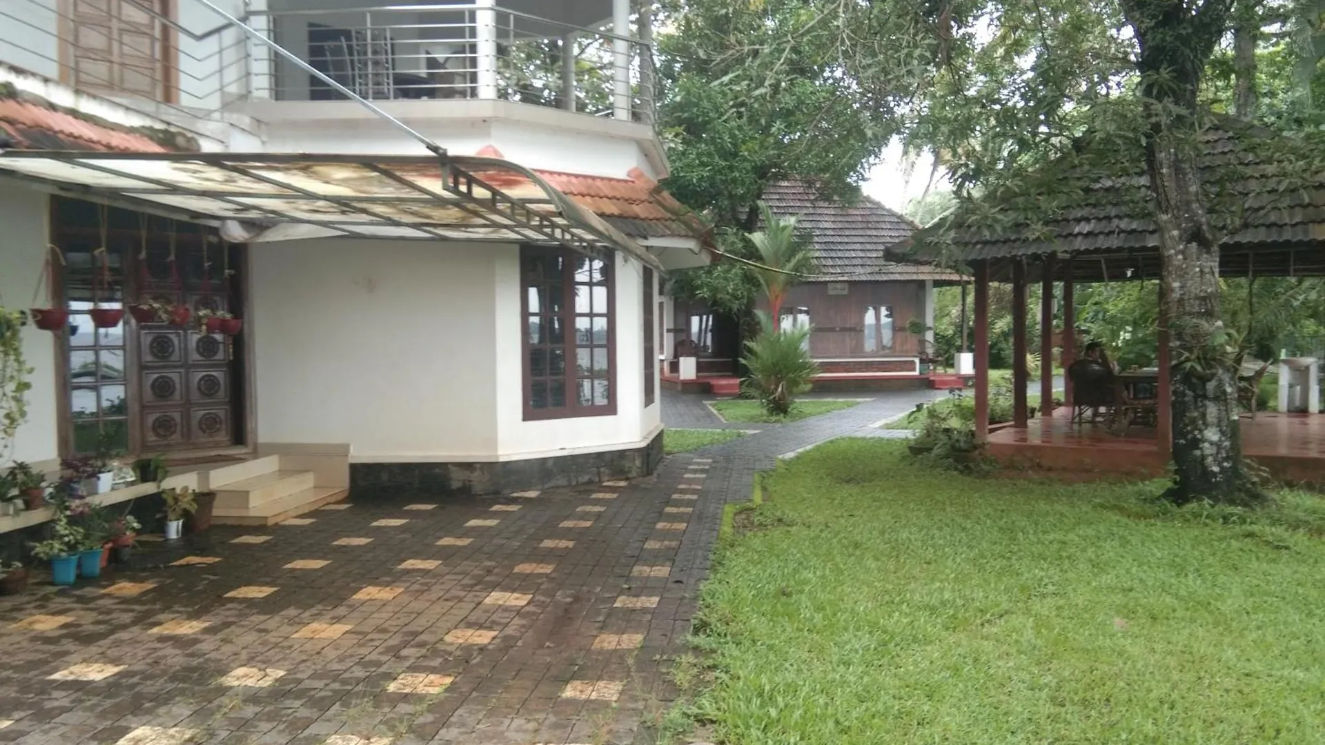 Alappuzha Lovedale Lakeside Homestay