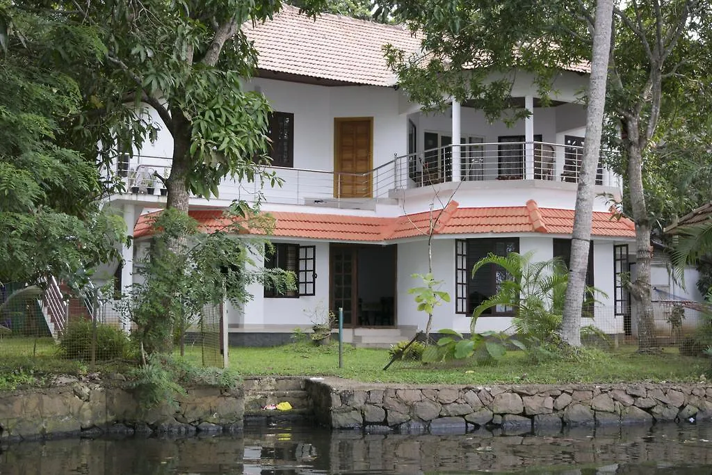 Lovedale Lakeside Homestay Alappuzha