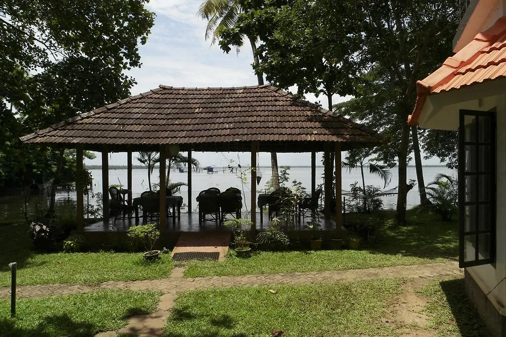 Lovedale Lakeside Homestay Alappuzha